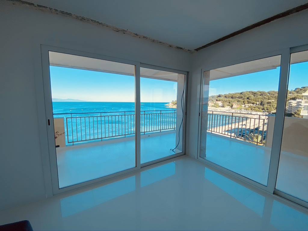 Rénovation de carrelage dans pièce de vie