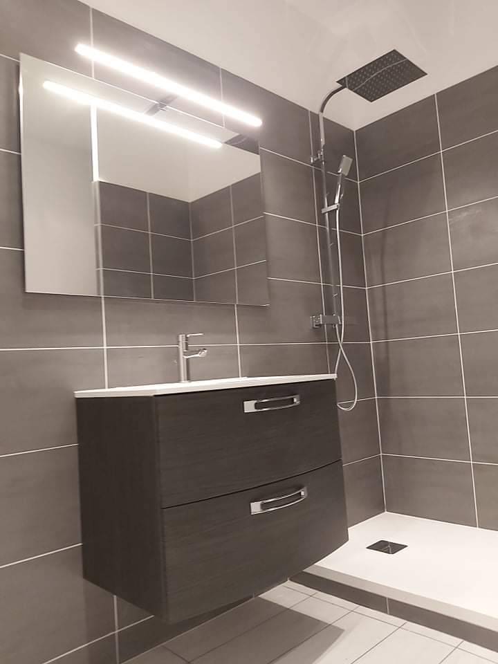 Pose d'élément sanitaire