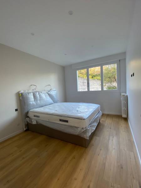 Rénovation d'une chambre (sol, murs, plafond)
