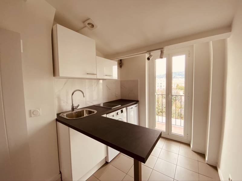 Rénovation complète d'un studio Nice Libération, avril 2021