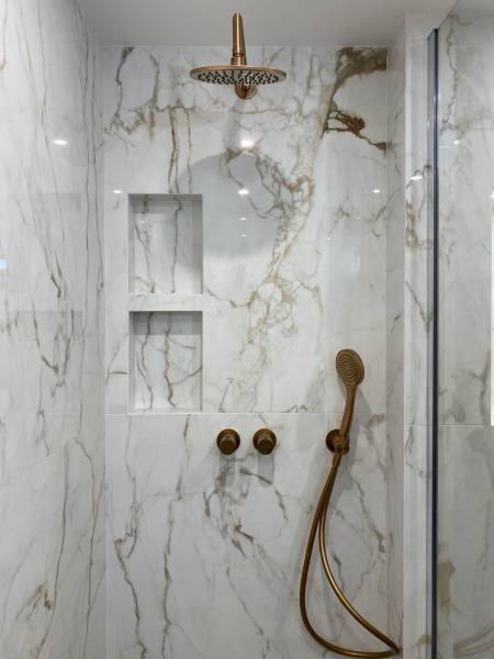 Création de niche encastrée dans la douche