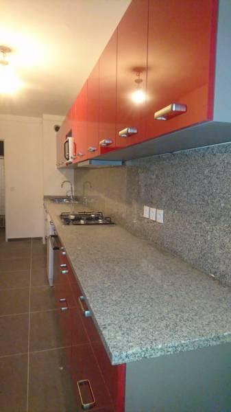 cuisine en thermolaminé plan de travail crédence en granit  GRANICRUZ