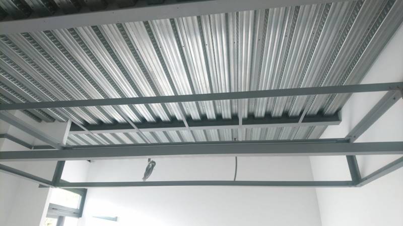 Faux plafond métallique, renovatin studio, Granicruz