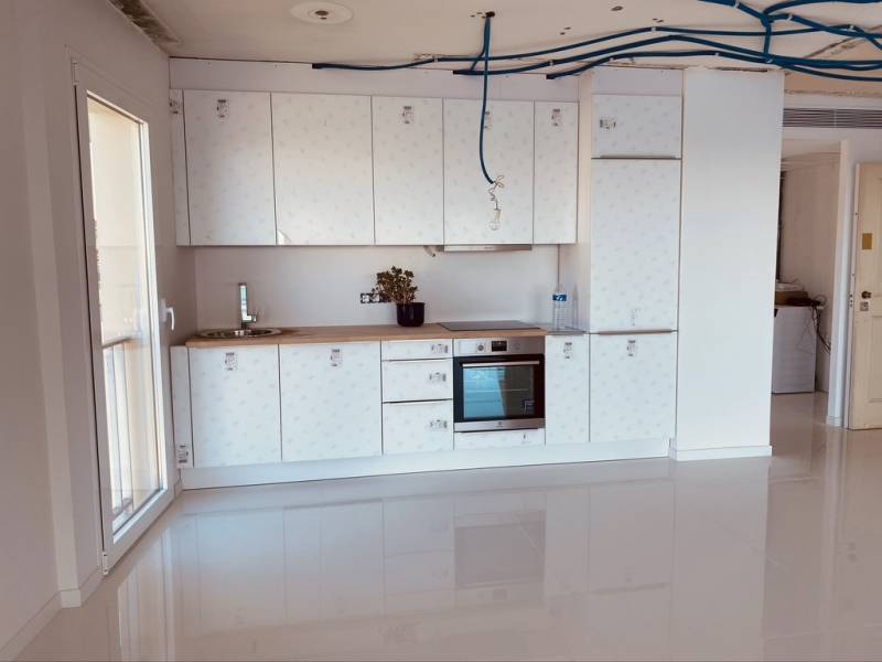 Création d'une cuisine ultra moderne blanche finition  