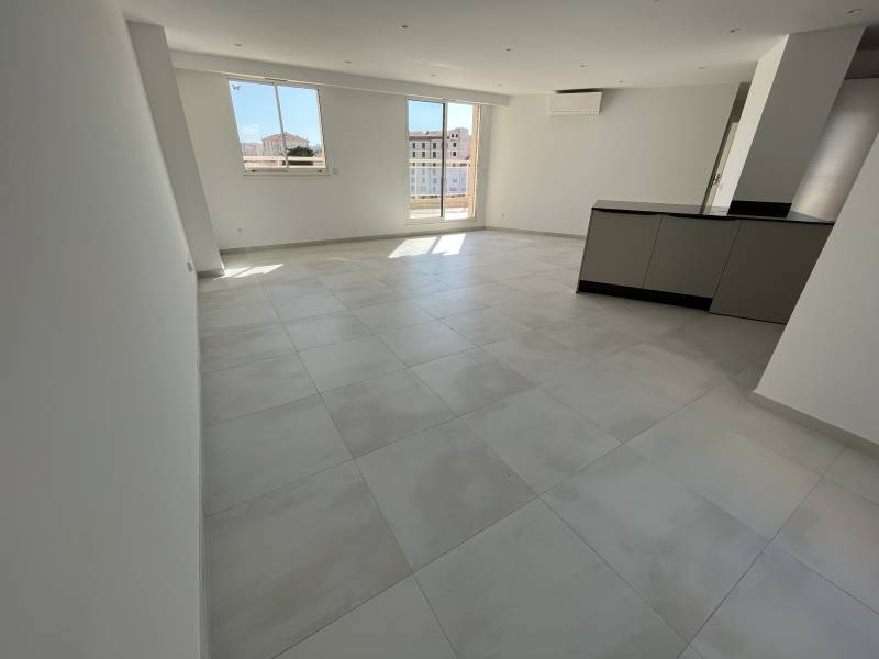 Pose de carrelage et travaux de peinture