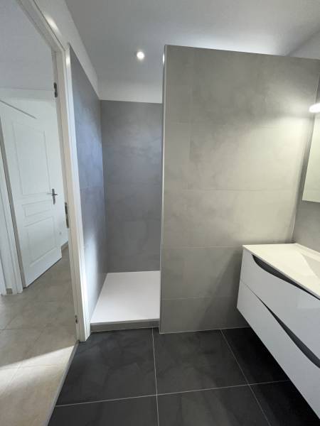 Carrelage mur salle de bain RECER 45x90 rectifié Nightfall par Granicruz