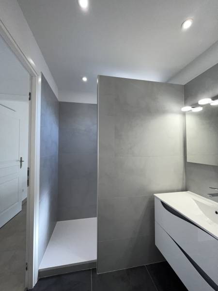 Rénovation complète de salle de bain 