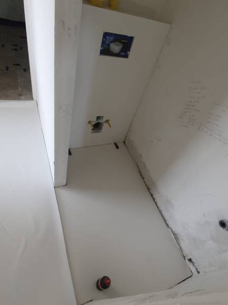 Travaux en cours du WC suspendu