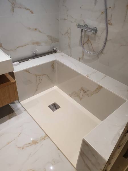 Salle de bain moderne Granicruz