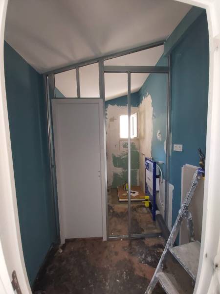 Création de cloison avec pose de porte