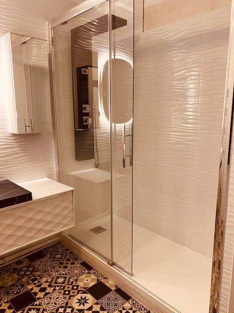 Rénovation complète d'une salle de bain.