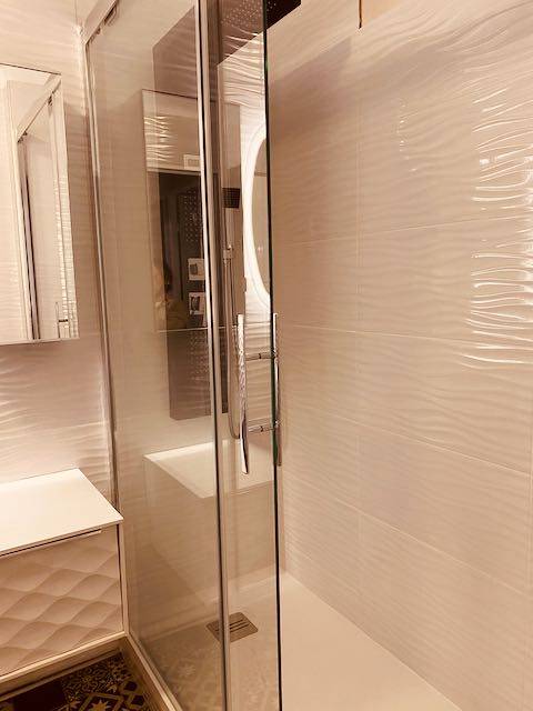 Rénovation complète d'une salle de bain.
