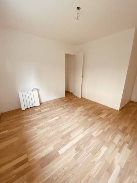 Rénovation des sols en parquet en bois massif