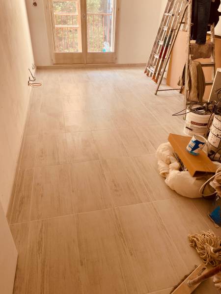 Pose de carrelage et plinthes
