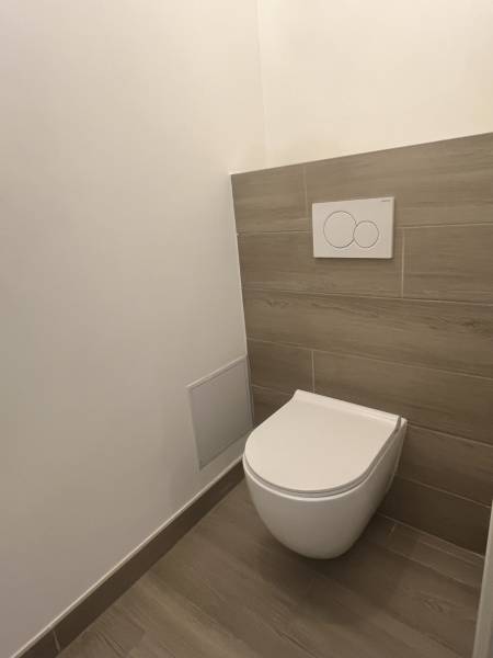 Aprés rénovation de sols et murs à Cagnes-sur-Mer, pour des espaces modernes et durables !