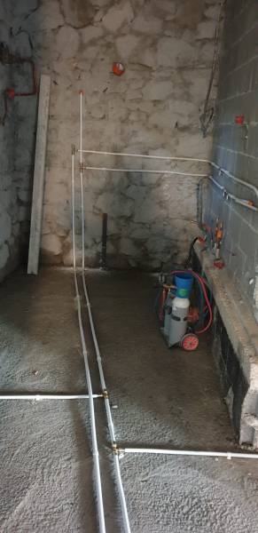 Pendant travaux aménagement sol cave Granicruz