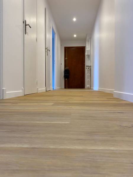 Pose de parquet et plinthes
