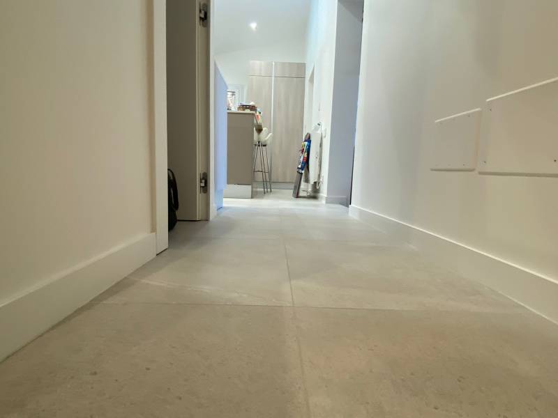 Pose de carrelage et plinthes 