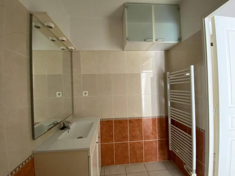 salle de bain avant travaux granicruz
